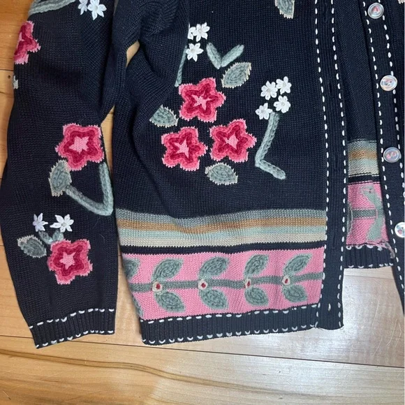 90s  Susan Bristol Black Sweater with Pink Floral Design - Picture 5 of 9